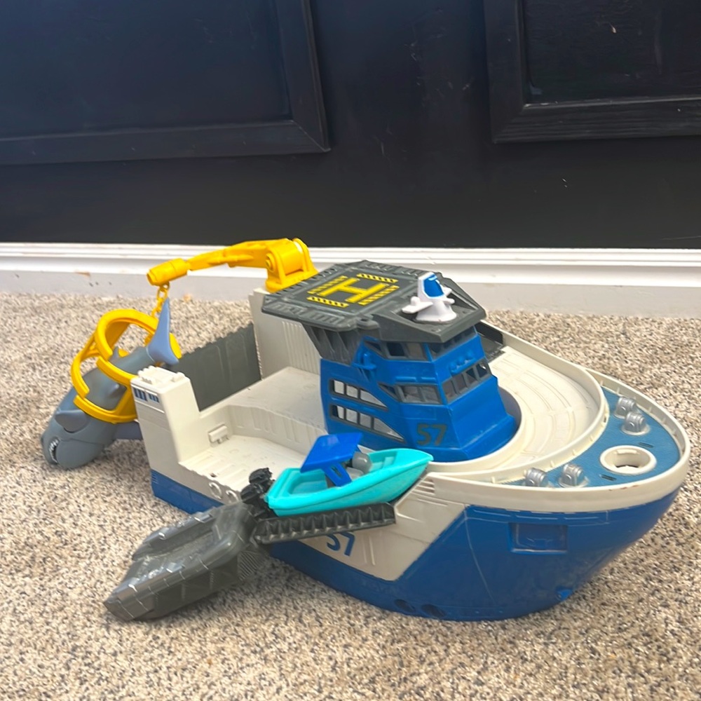 Matchbox Rig Shark Adventure - Picture 3 of 9